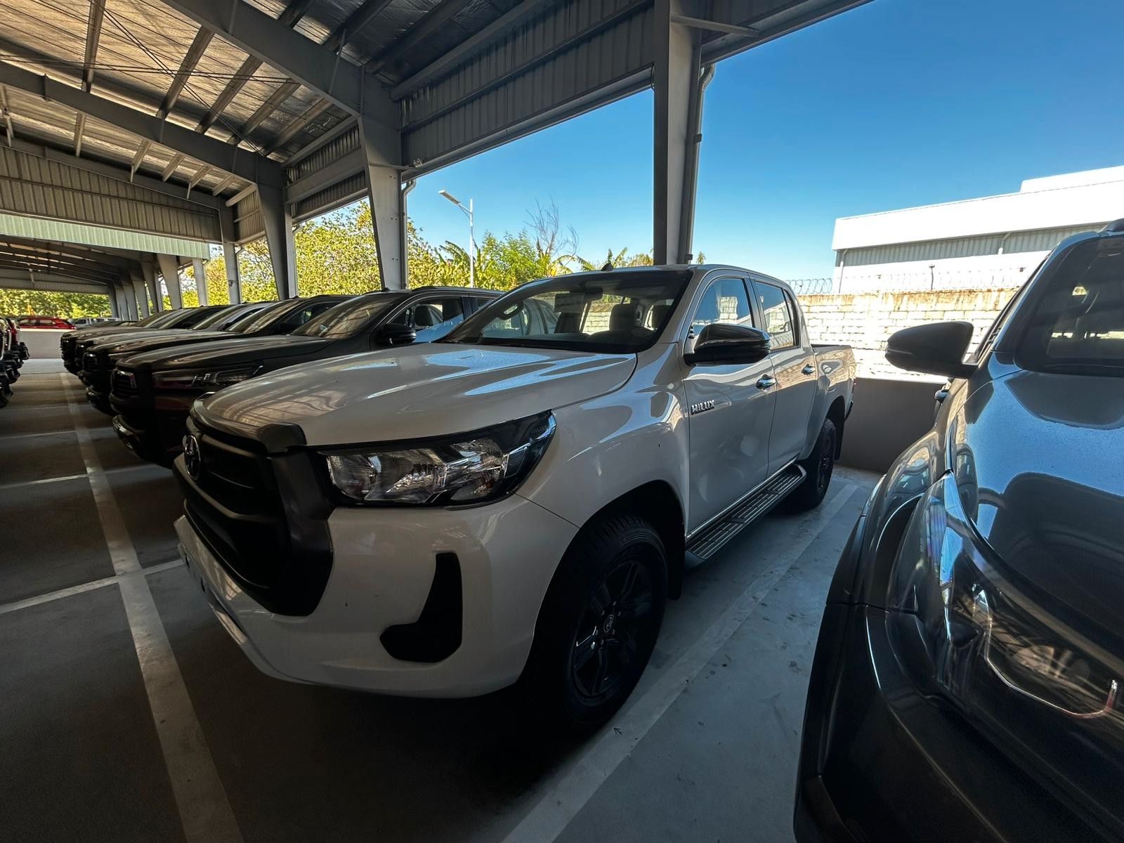 Toyota Hilux AT E 2.4L 2026 imagem 2