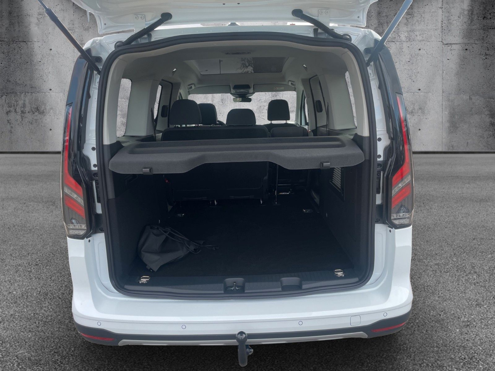 Fahrzeugabbildung Ford Grand Tourneo Connect PHEV Active