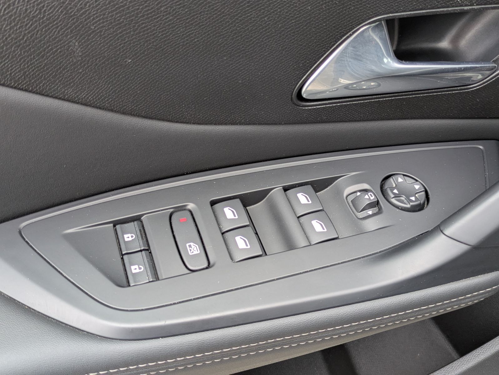 Fahrzeugabbildung Peugeot 308 Allure 1.2 AHK*360°KAMERA*ACC*LED*GARANTIE