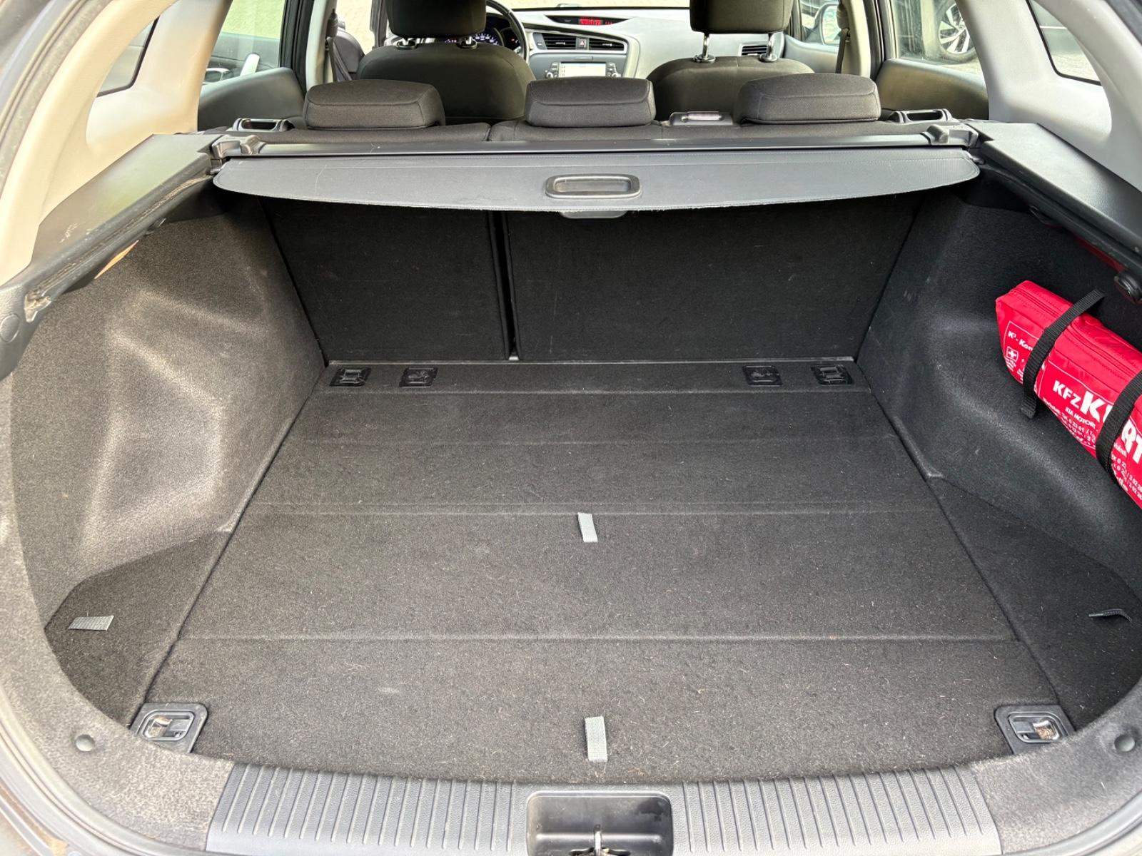 Kia cee'd Sportswagon 1.6 GDI Vision Sportswagon...