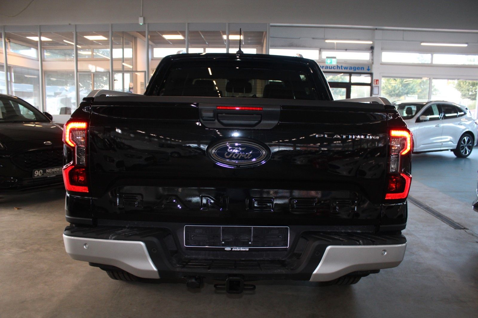 Fahrzeugabbildung Ford Ranger Platinum Automatik LEDER B&O ROLLO AHK