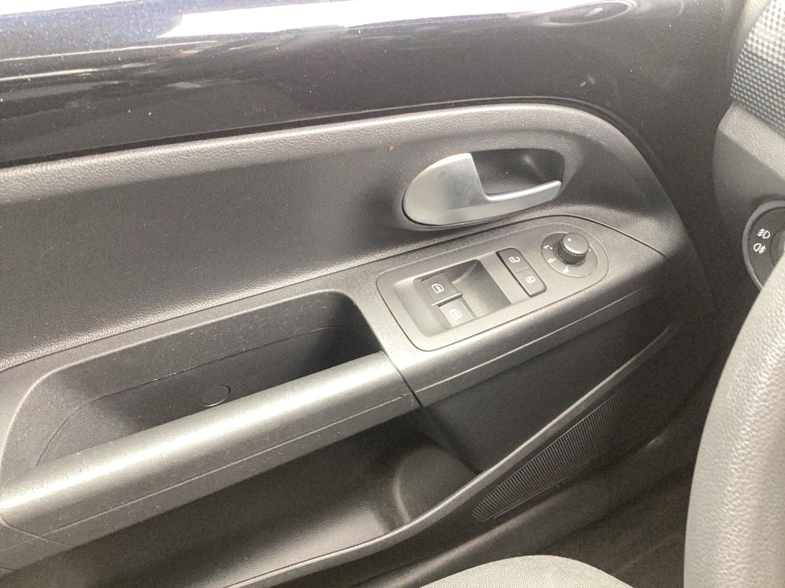 Fahrzeugabbildung Volkswagen up! CLIMATIC SHZ GRA PDC NSW