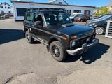Lada Niva Taiga 4X4 1.Hand - schwarze Lada Niva