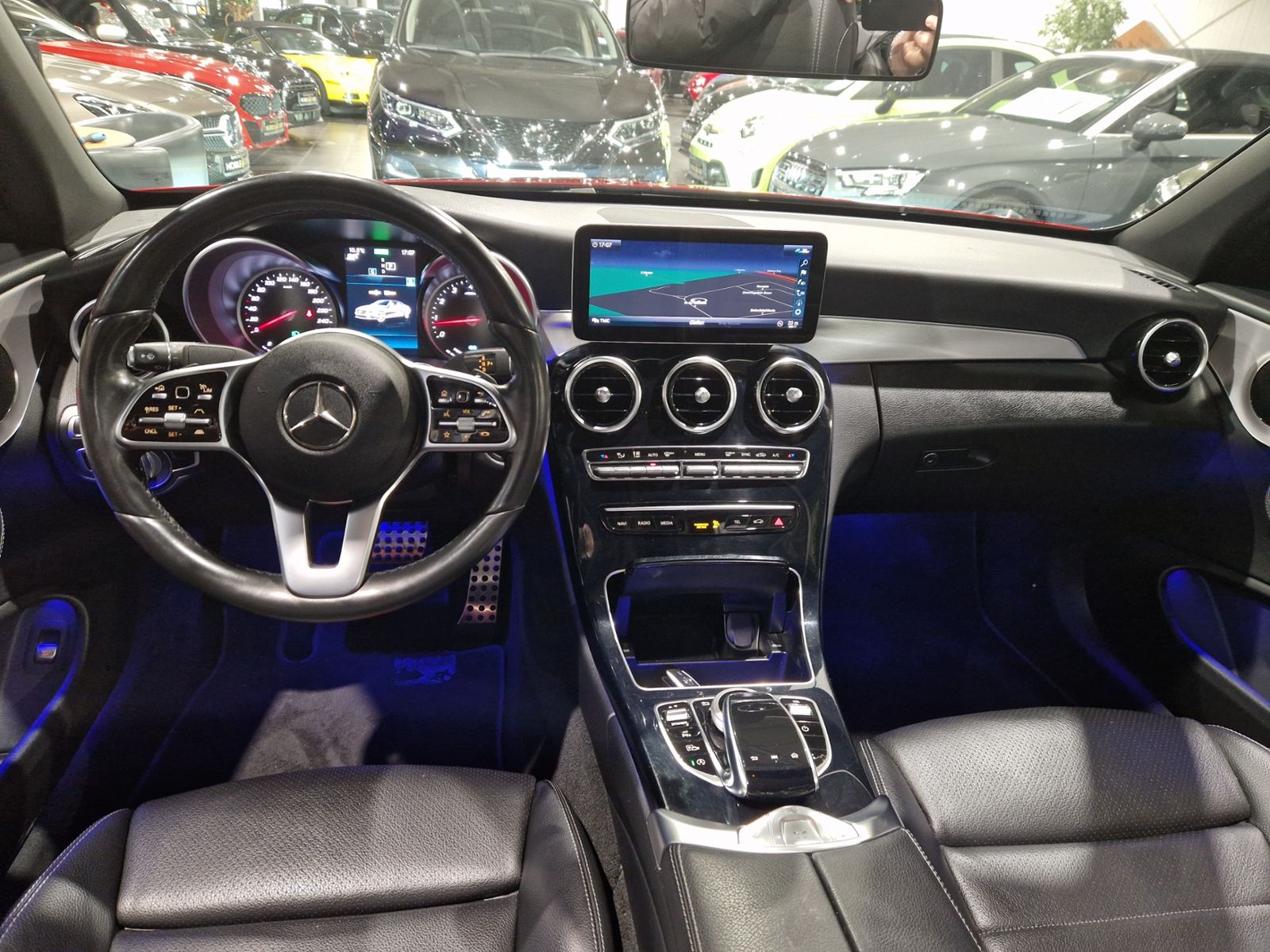 Fahrzeugabbildung Mercedes-Benz C 300 Cabrio AMG Line HUD LED NAV SHZ RFK 18"