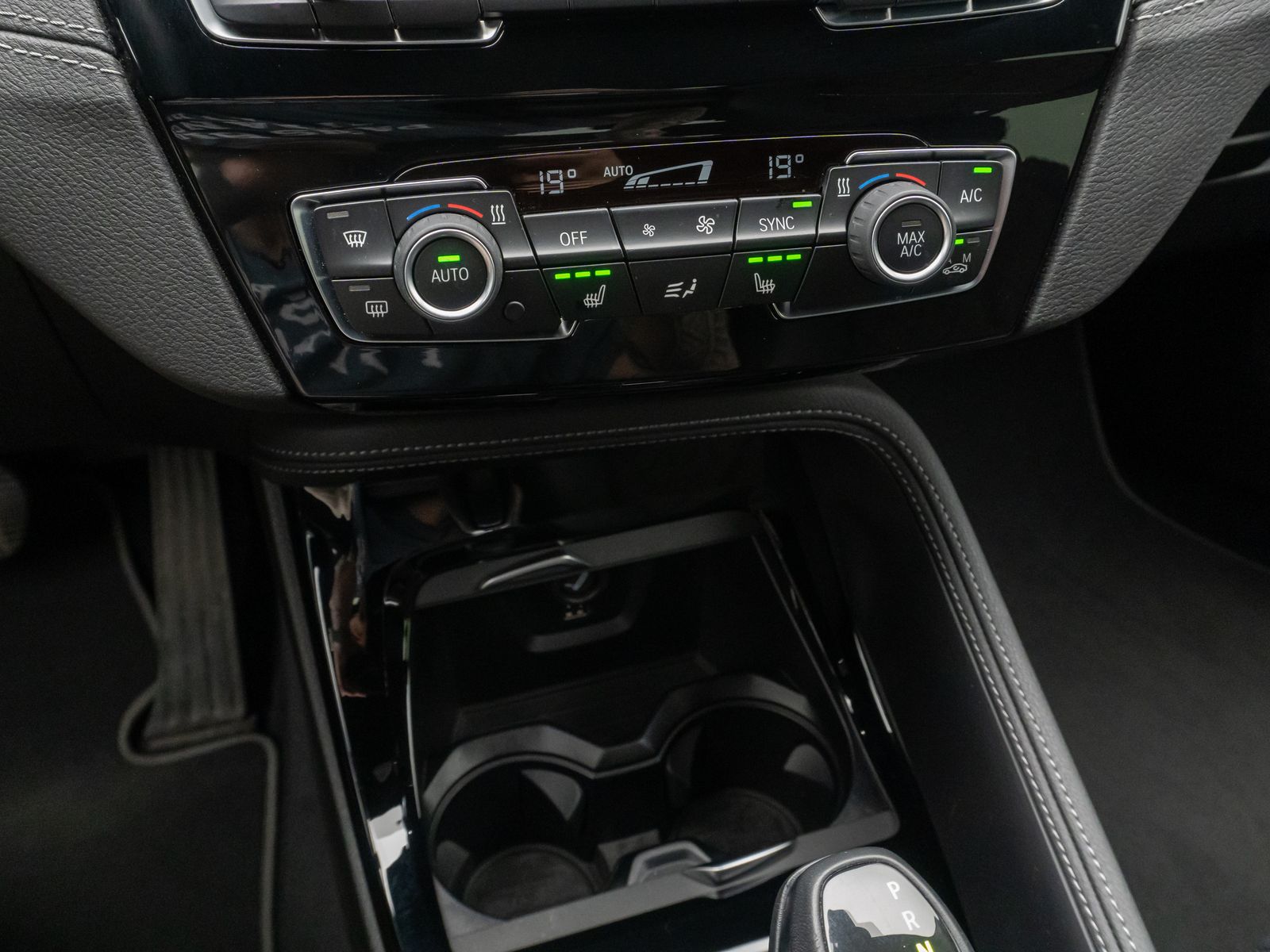 Fahrzeugabbildung BMW X1 xD25e xLine HUD Navi+ HiFi DAB Kamera 19Zoll