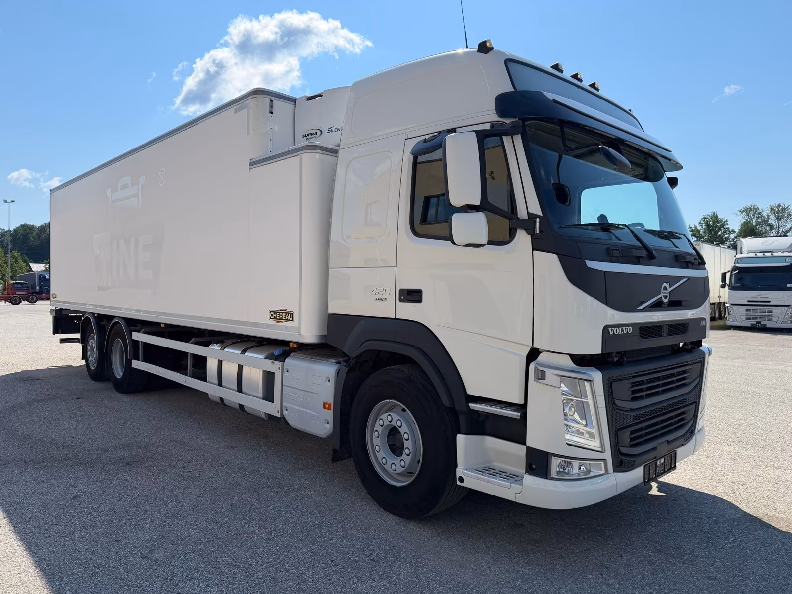Volvo FM420 6X2*4 EURO6 + CARRIER SUPRA850