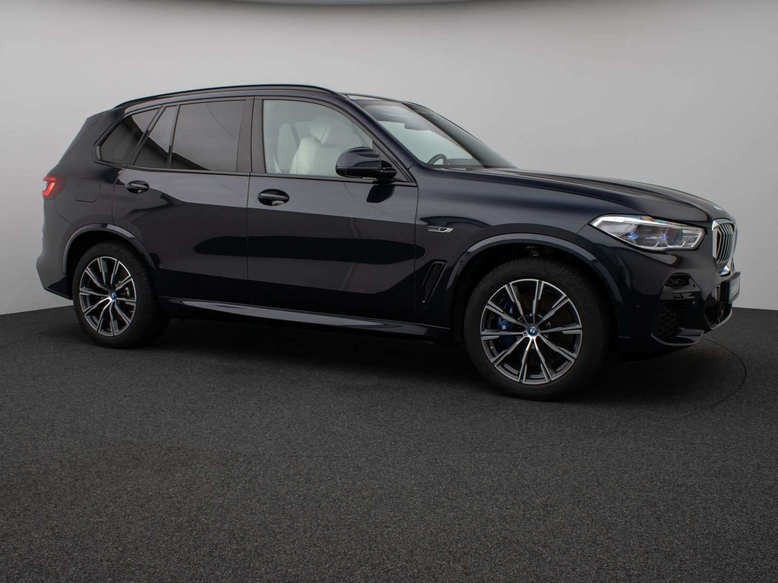 Fahrzeugabbildung BMW X5 xD45e M Sport 360°Panorama Laser HUD DAB H/K