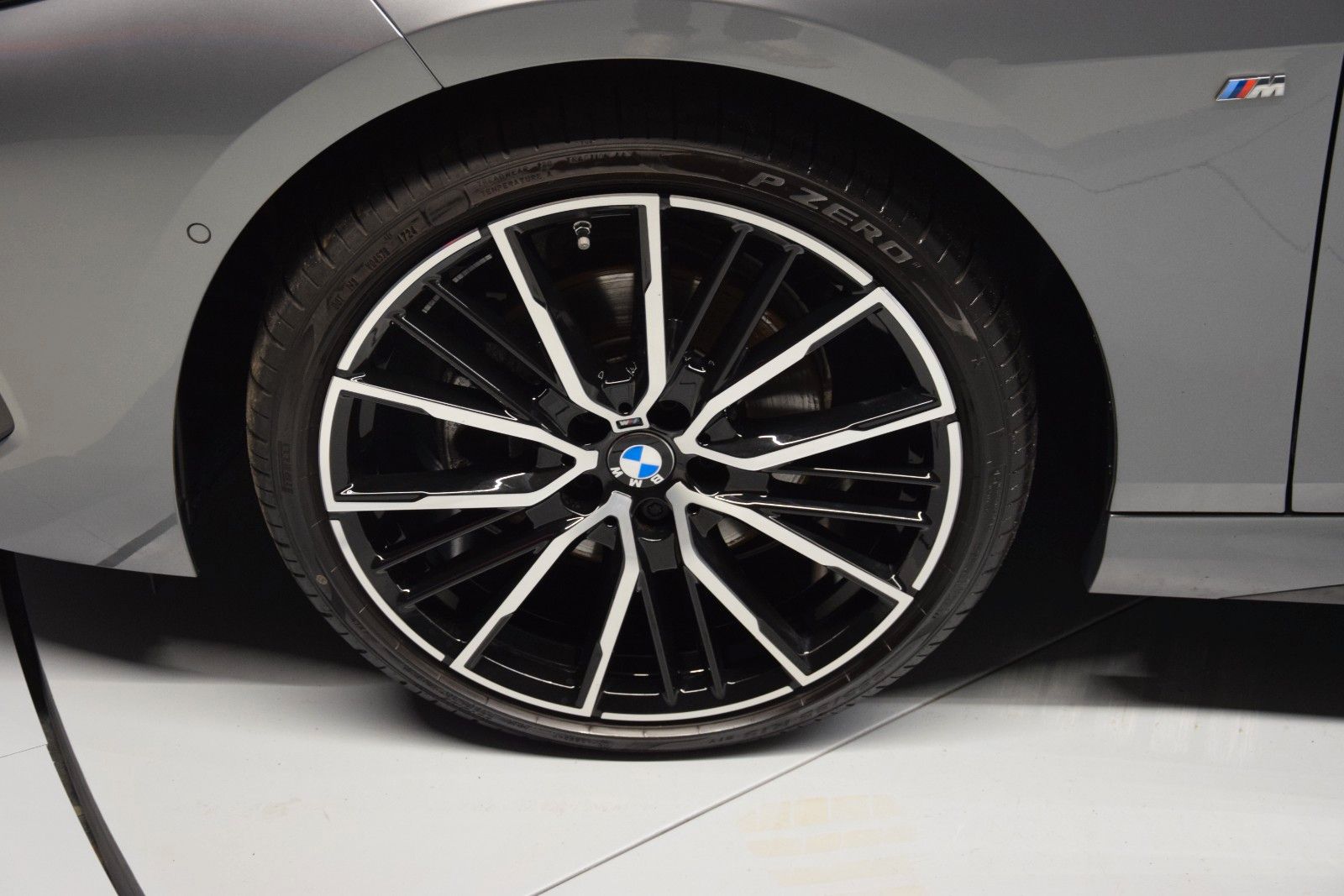 Fahrzeugabbildung BMW 218 i M Sport Gran Coupé HuD Pano Schale ACC