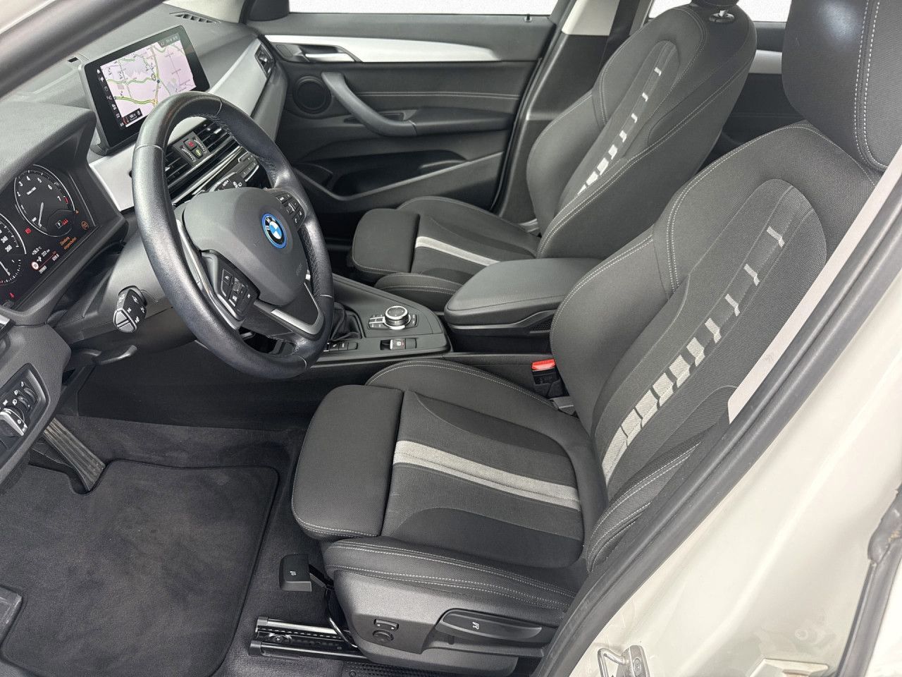 BMW X1 xDrive25e Navi+ HUD LED DA Sitz, Sports.Rfk foto 10