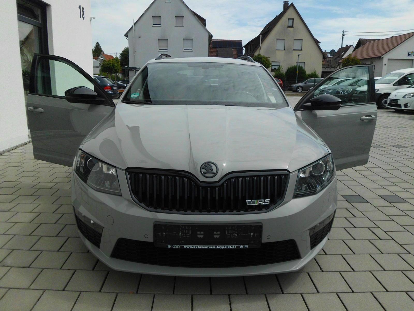 Skoda Octavia Combi RS 2.0 220ch - 2 ème main - Carnet entretien - Pneus été - Régulateur de vitesse - Navi
