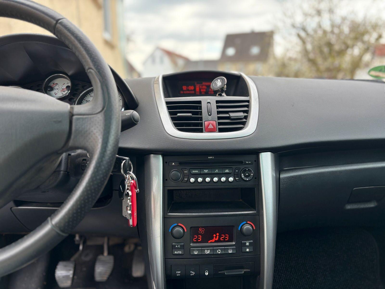 Peugeot 207 2009 — photo 14