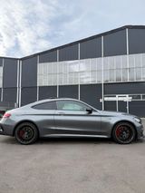 Mercedes-Benz S Coupe*PANO*AERO*PERF.SITZ*PERF*ABGAS*V8 - Mercedes-Benz C 63 AMG aus 2022