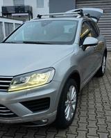 Volkswagen Touareg 3.0 V6 TDI SCR Tiptronic - R Line - graue Volkswagen Touareg