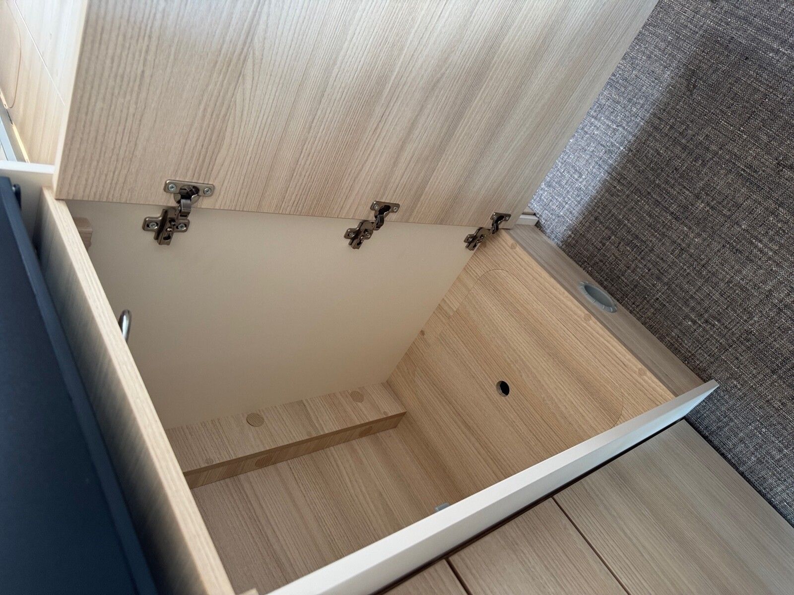 Fahrzeugabbildung Eura Mobil Van V 635 EB Klimaauto., Solar, Fahrassistenzpak