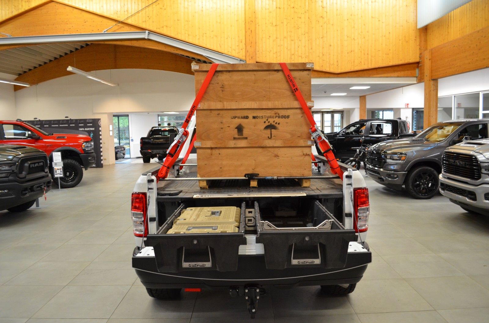 Fahrzeugabbildung Dodge RAM 2500 BLACK LINE CREW CAB 4X4 *Neuwagen*