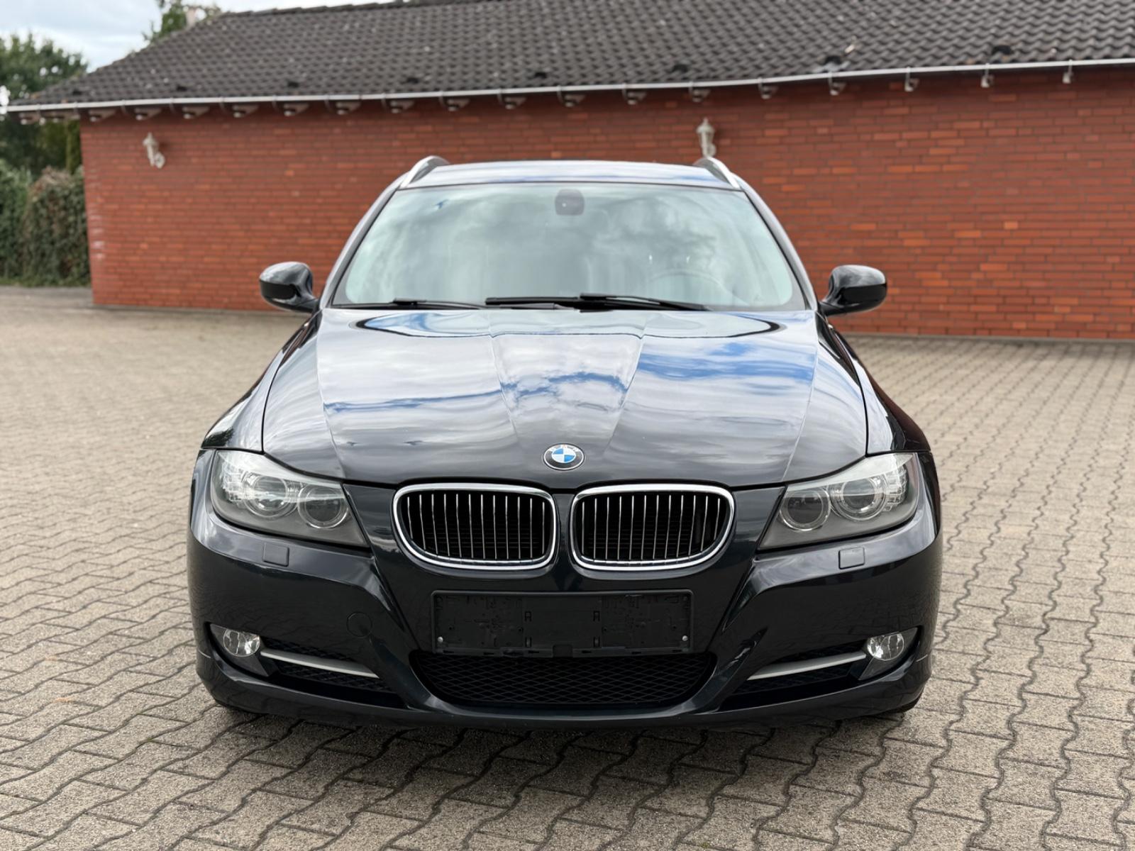 BMW 318 2011 — photo 8