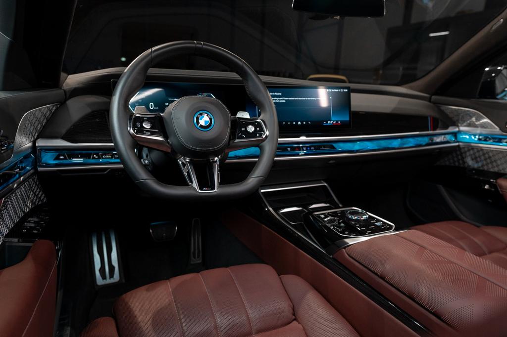 BMW 750