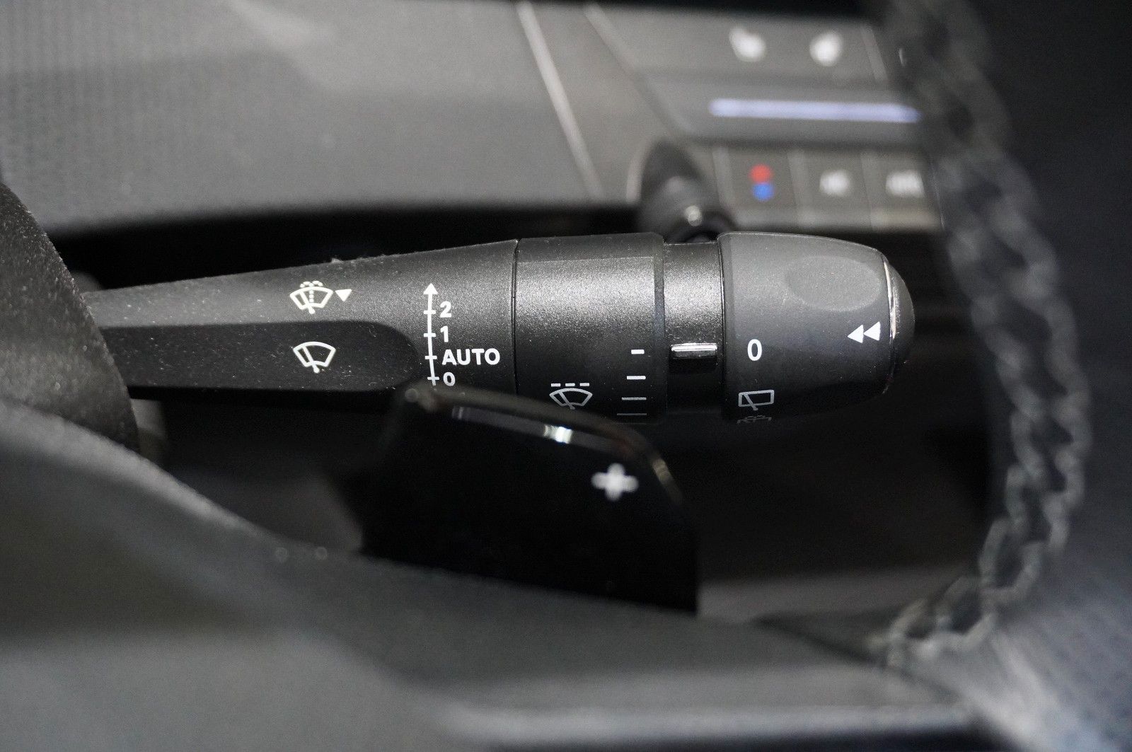 Fahrzeugabbildung Opel Astra L ST 1.2T ULTIMATE NAVI/LED/360°/VIRT/DAB+