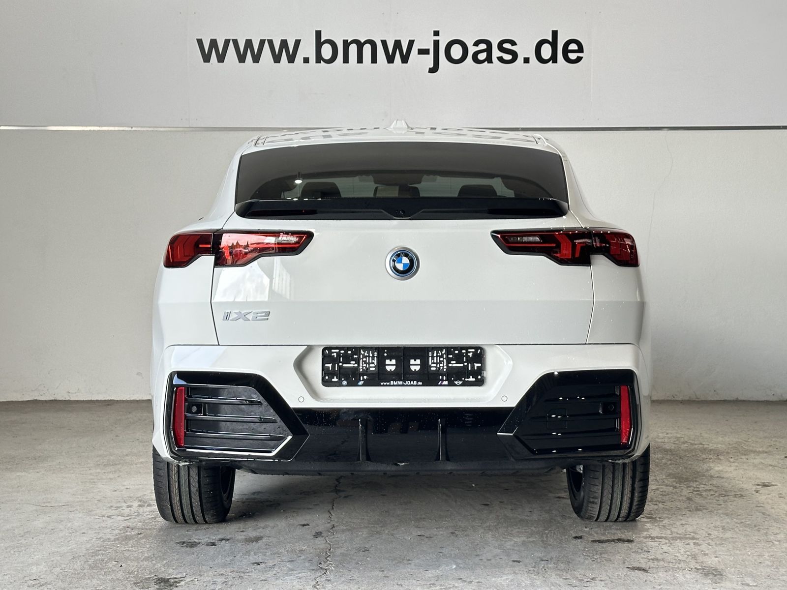 Fahrzeugabbildung BMW iX2 Komfortzugang, M Sportpaket, AHK Head-Up