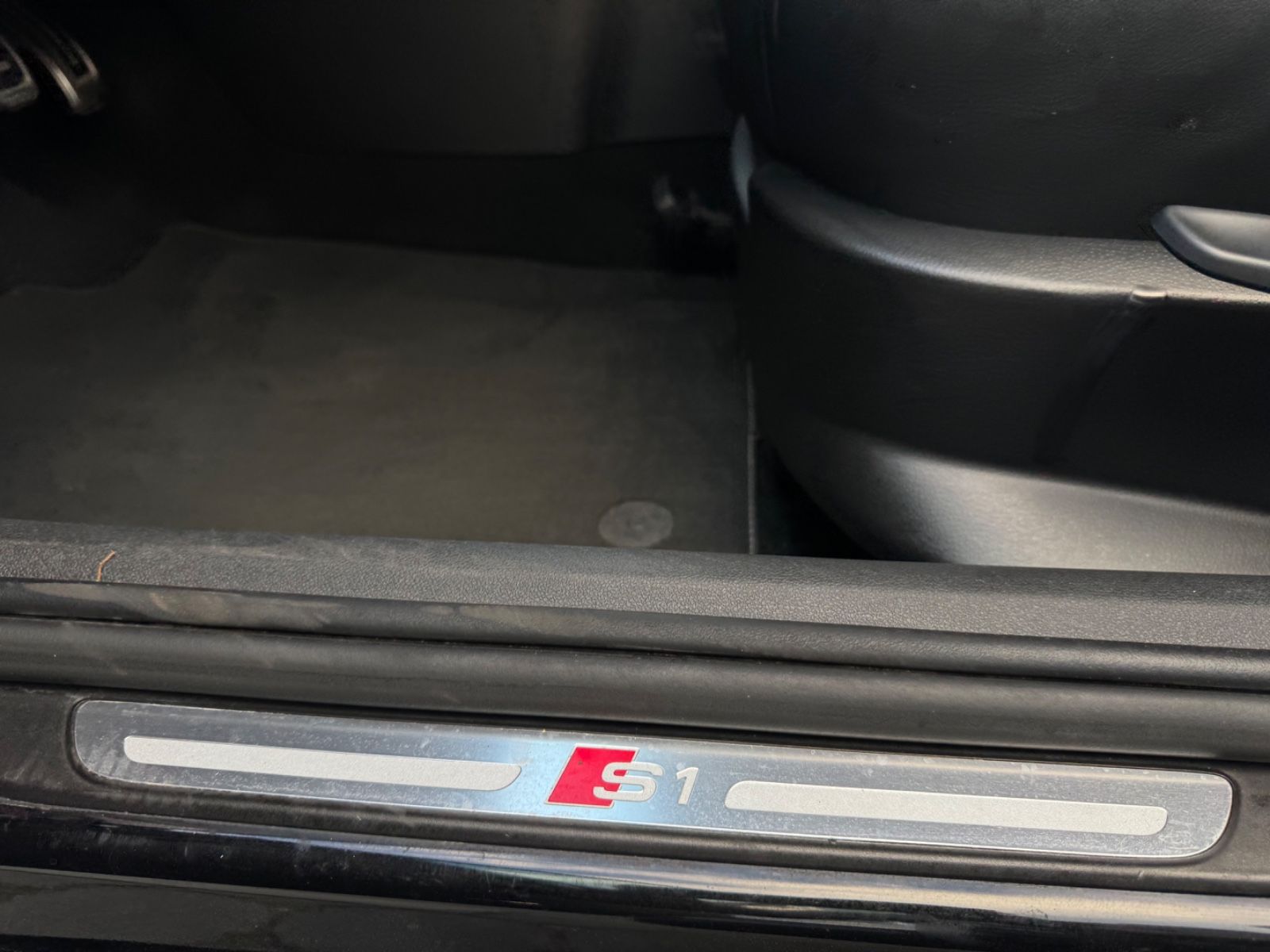 Fahrzeugabbildung Audi S1 Sportback 2.0 TFSI quattro*LED*PDC*Leder*Xeno