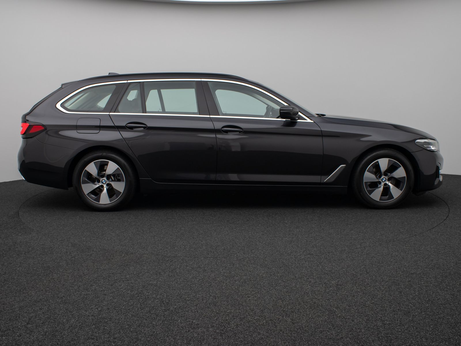 Fahrzeugabbildung BMW 520i PDC DAB CockPitPro Sitzhzg Alarm LED Leder