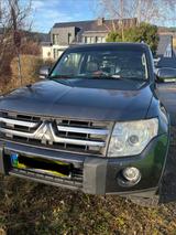 Mitsubishi Pajero 3,2 DI-D Instyle Automatik Instyle - blaue Mitsubishi Pajero