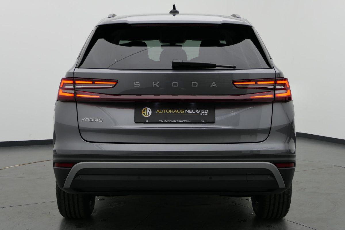 Skoda Kodiaq 1.5 TSI DSG+7SITZ+STANDHZ+CAM+MATRIX+NAV+