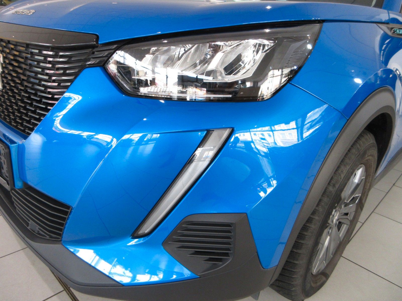 Fahrzeugabbildung Peugeot 2008 Active LED/NAVI/PDC/ALU/TEMPO