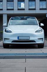 Tesla Model Y Long Range Dual Motor AWD Long Range  - Tesla Model Y Dual Motor Gebrauchtwagen