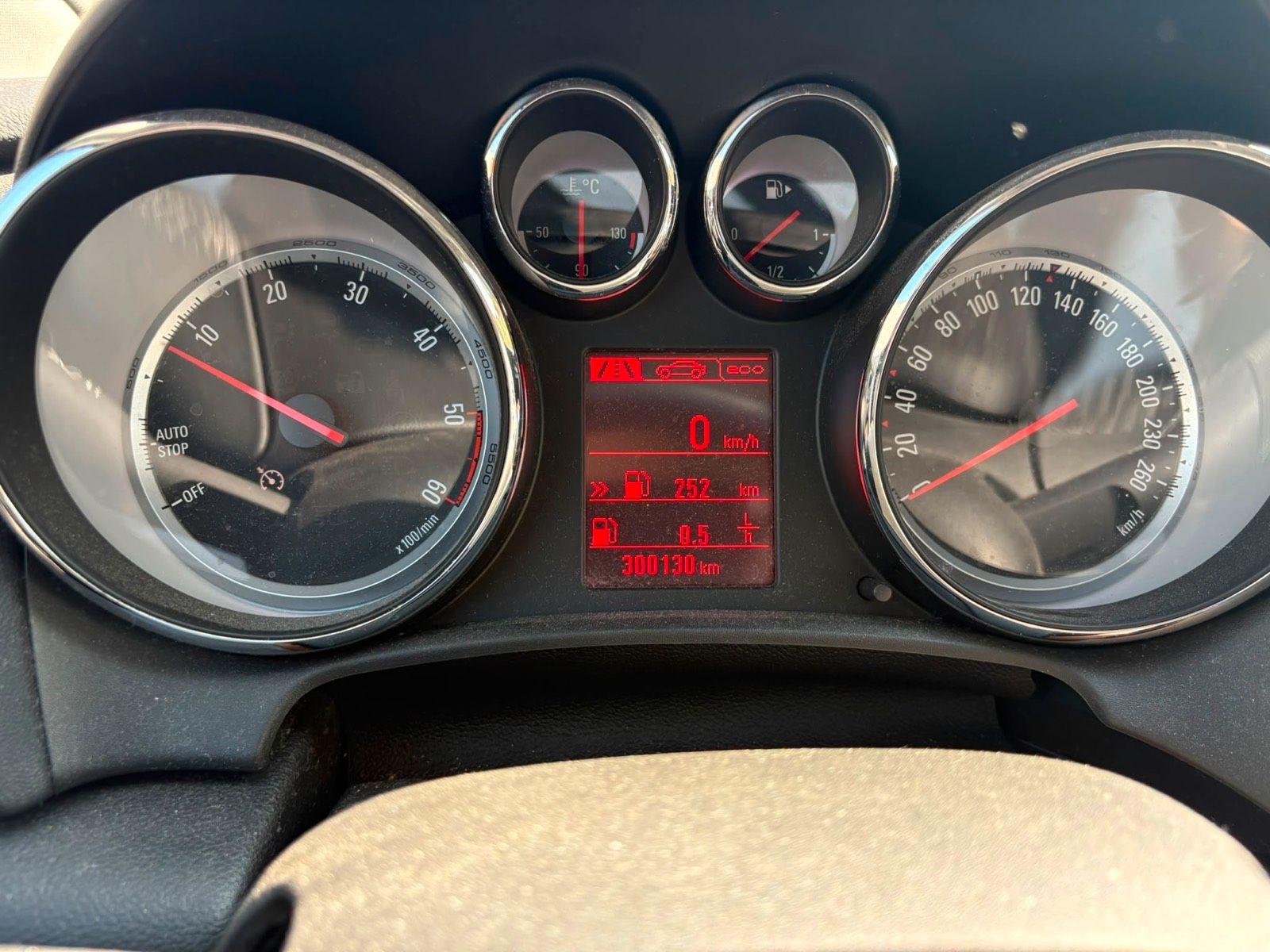 Opel Astra 2015 — photo 8