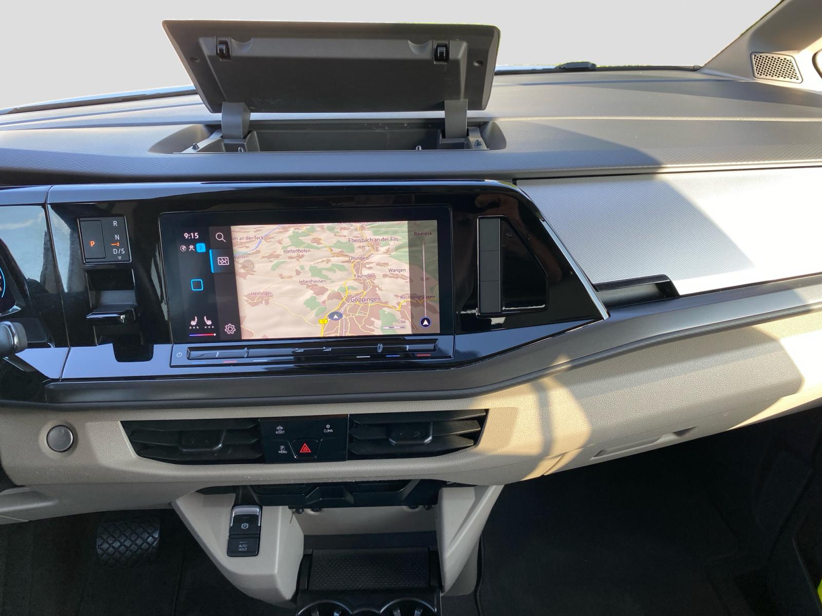 Volkswagen Multivan 2.0TDI DSG Virtual CAM ACC Ausparkassis