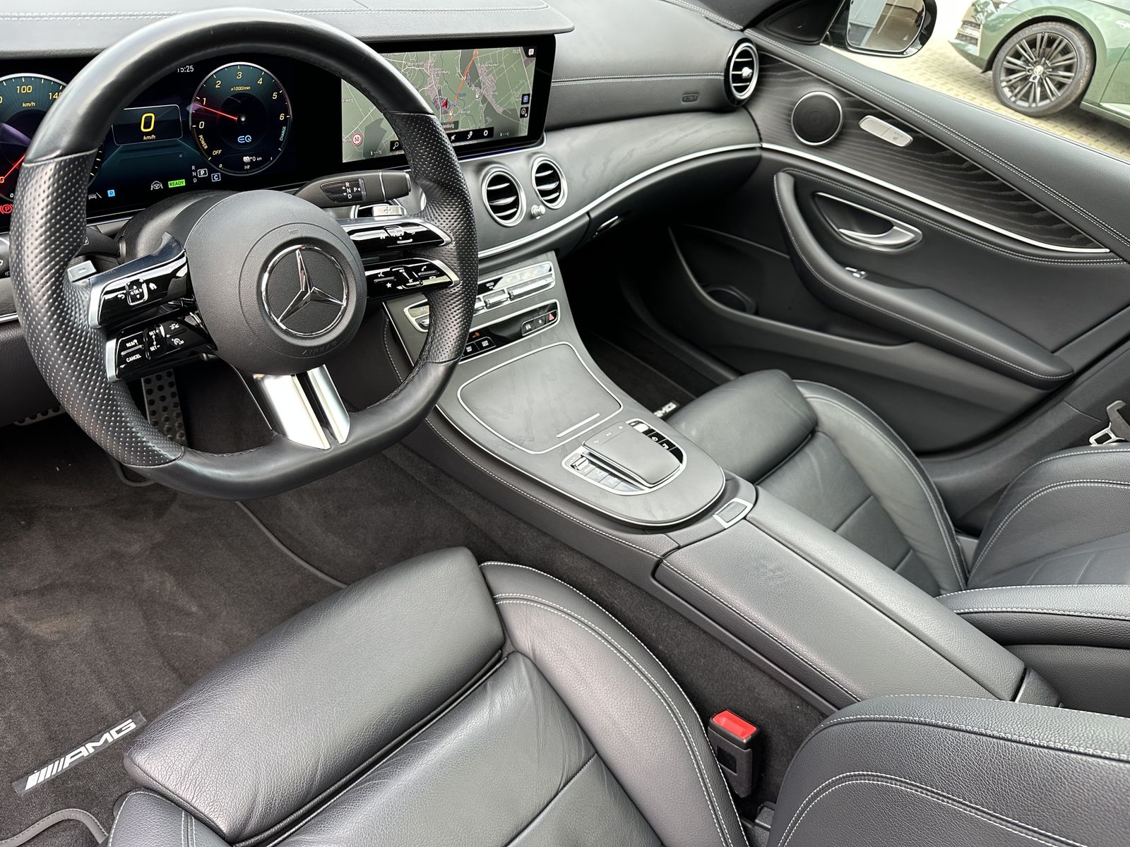 Fahrzeugabbildung Mercedes-Benz E 300de T 4Matic AMG-Line NAV+LED+AHK+PANO+360°