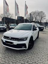 Volkswagen R-Line|Panorama|Dynaudio|Discover Pro| Garantie - Volkswagen Tiguan in Kiel