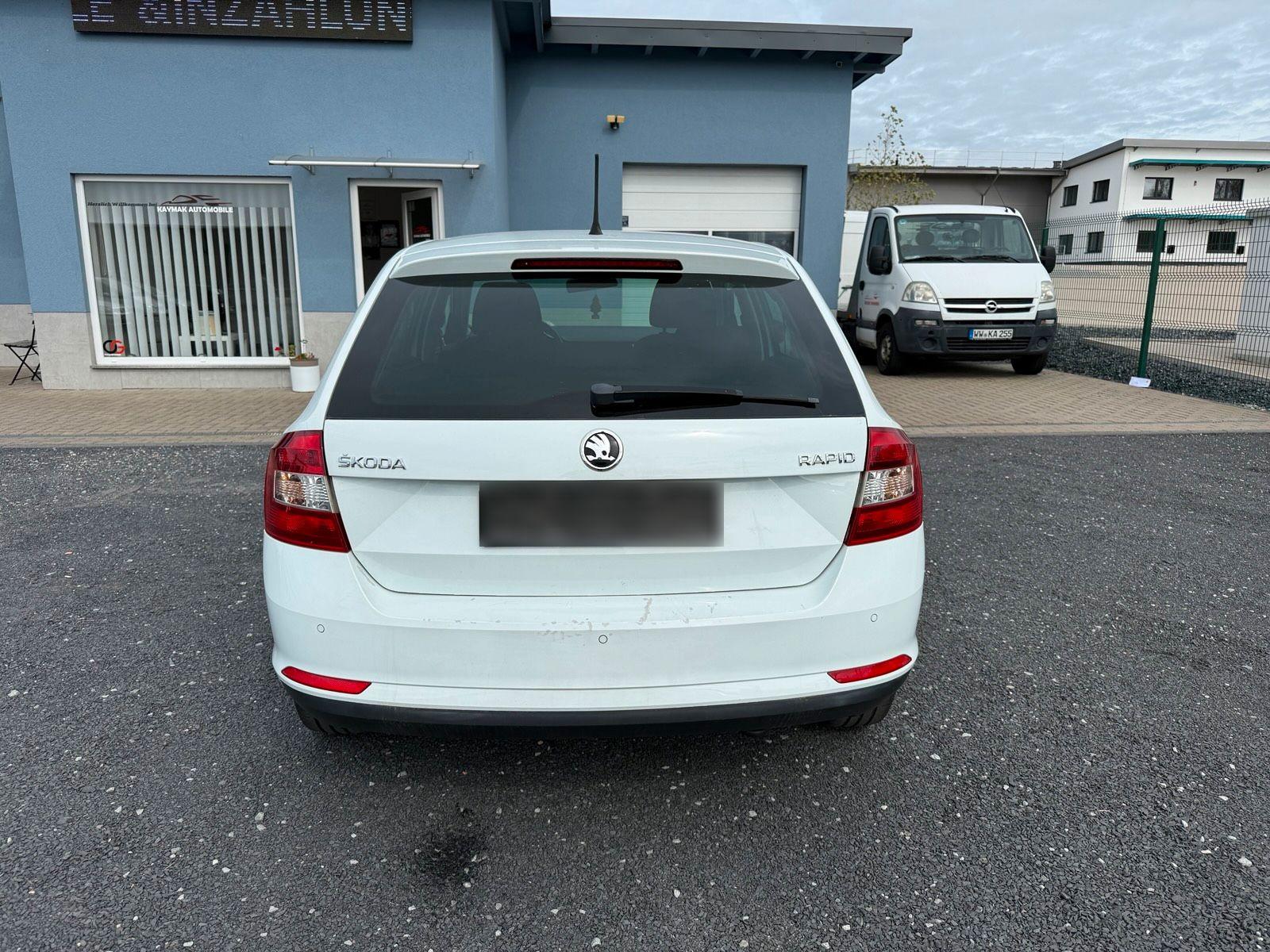 Skoda Rapid 2015 — engine 105 HP (77kW)