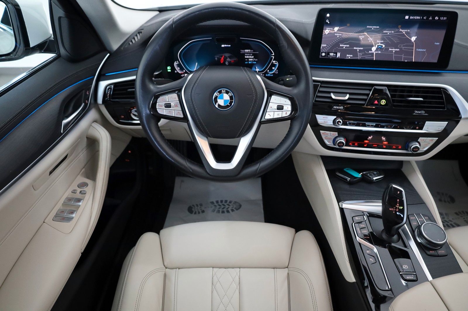 Fahrzeugabbildung BMW 545e xDrive Luxury Line,Navi,SD,4xSH,Kam,AHK,+WR