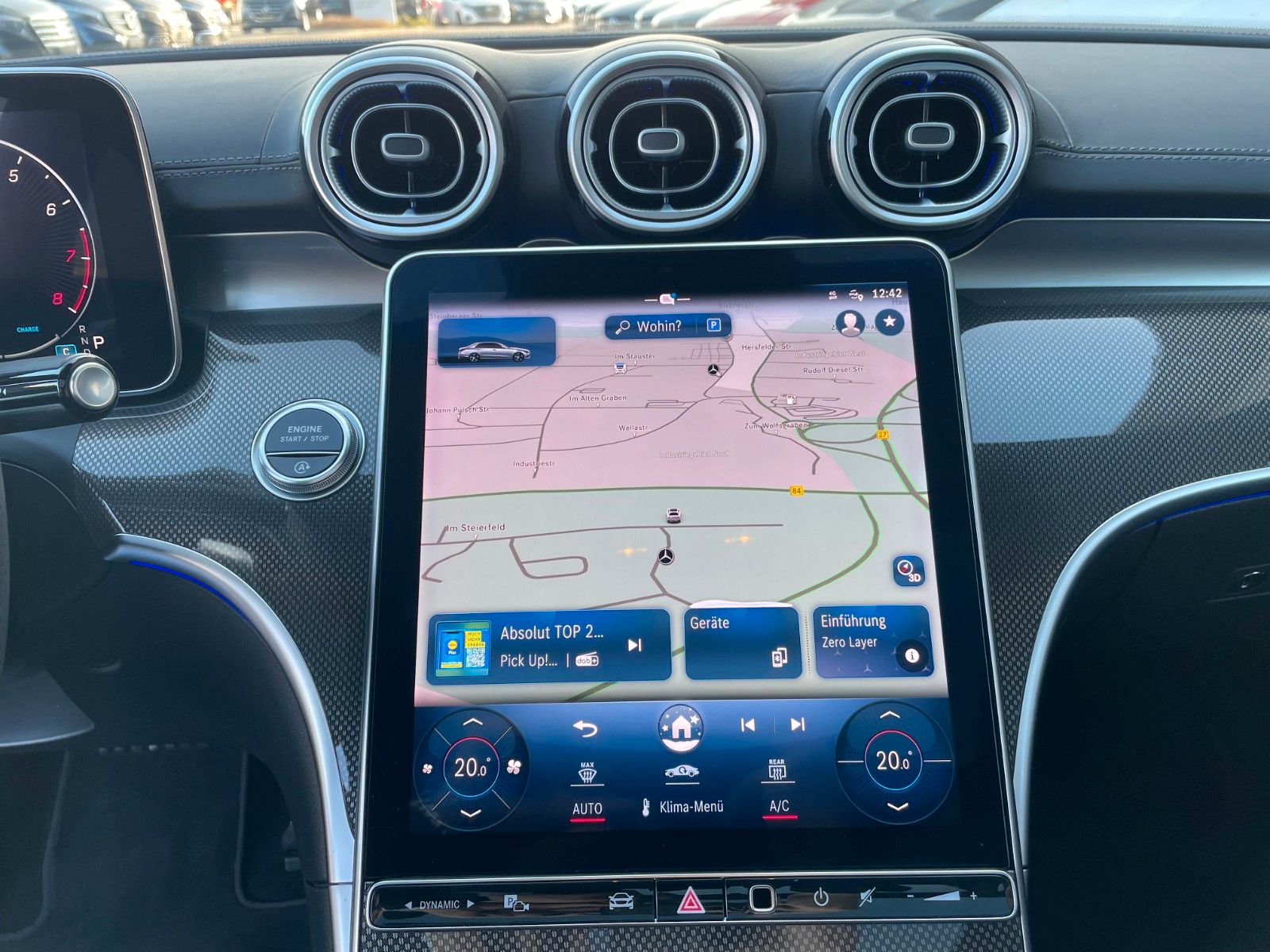 Fahrzeugabbildung Mercedes-Benz C 200 4M AMG Pano+AHK+360°+Digital+Ambiente