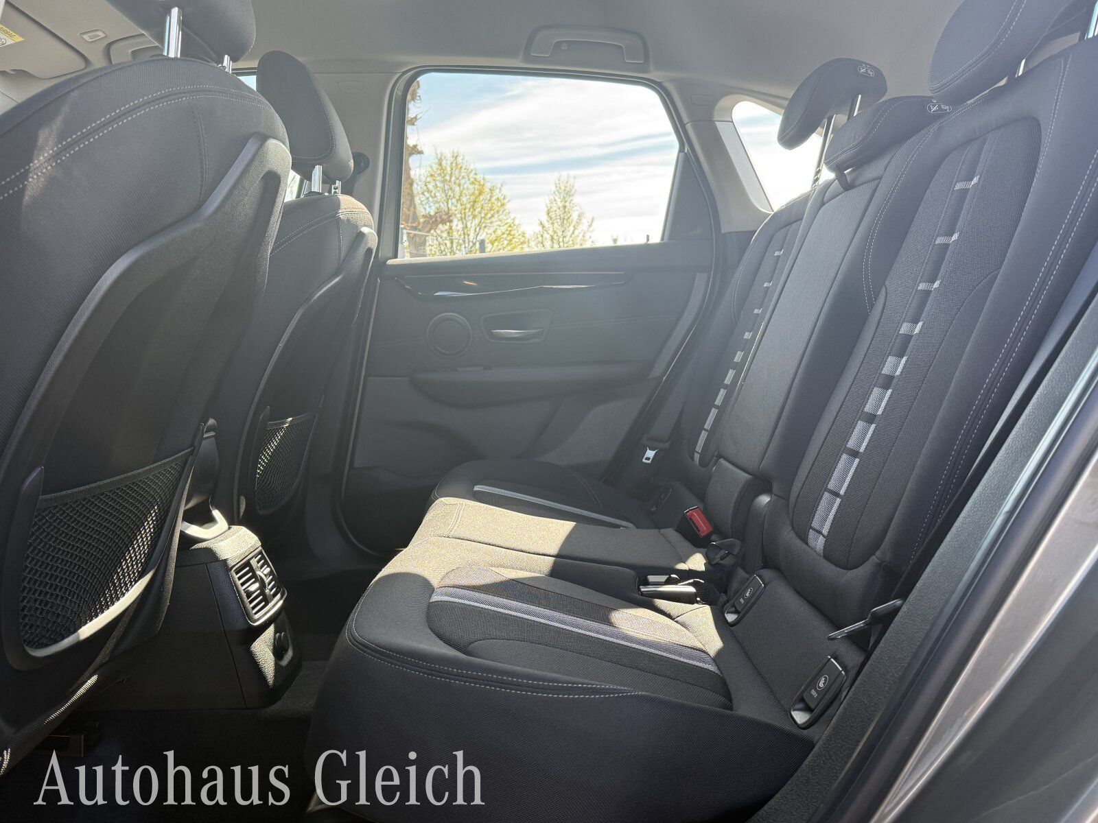 Fahrzeugabbildung BMW 2er Active Tourer - 220i Sport Line Autom./Klima