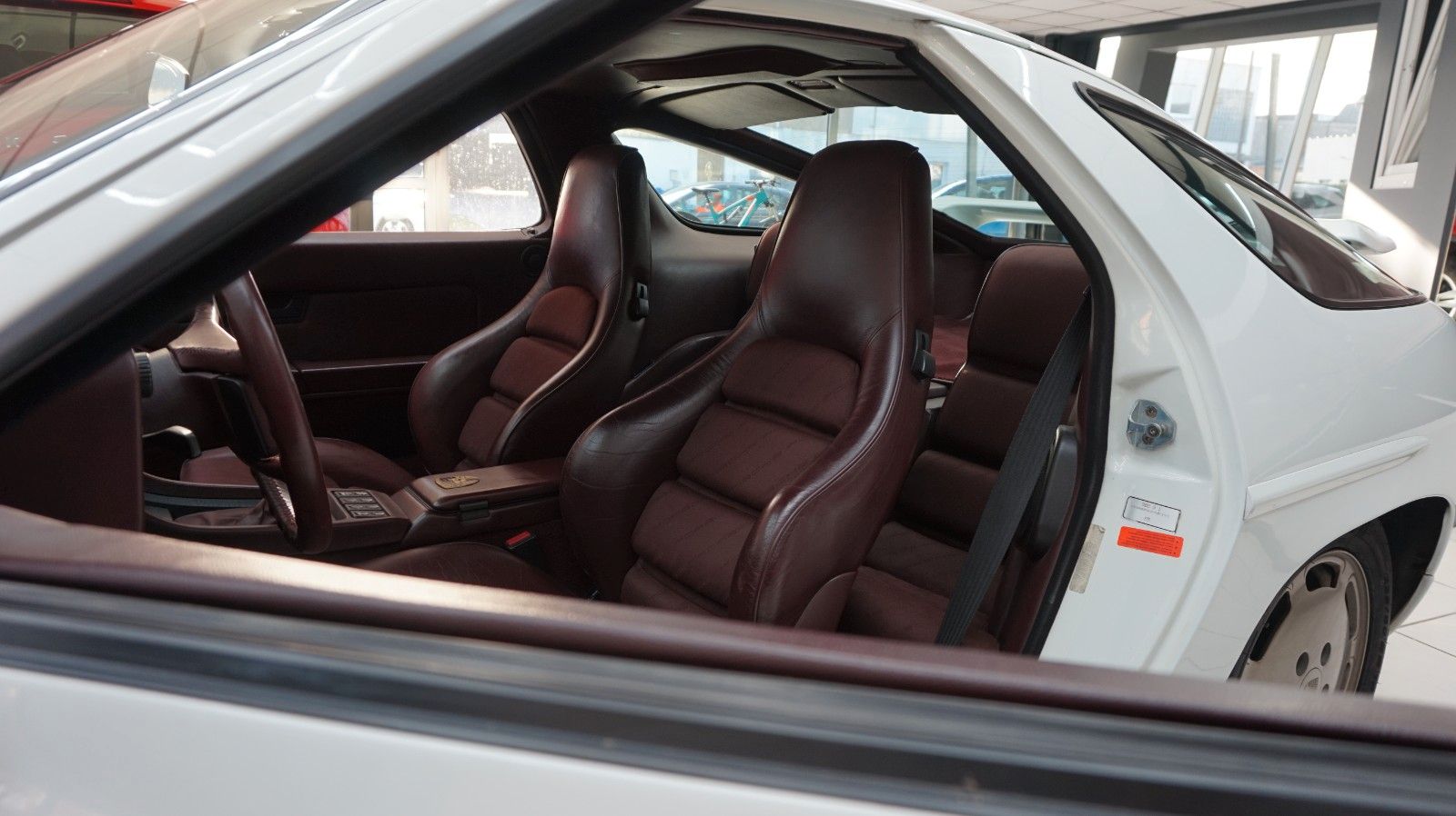 Fahrzeugabbildung Porsche 928 S4 Zahnriemen neu ex Brun Racing Schweiz