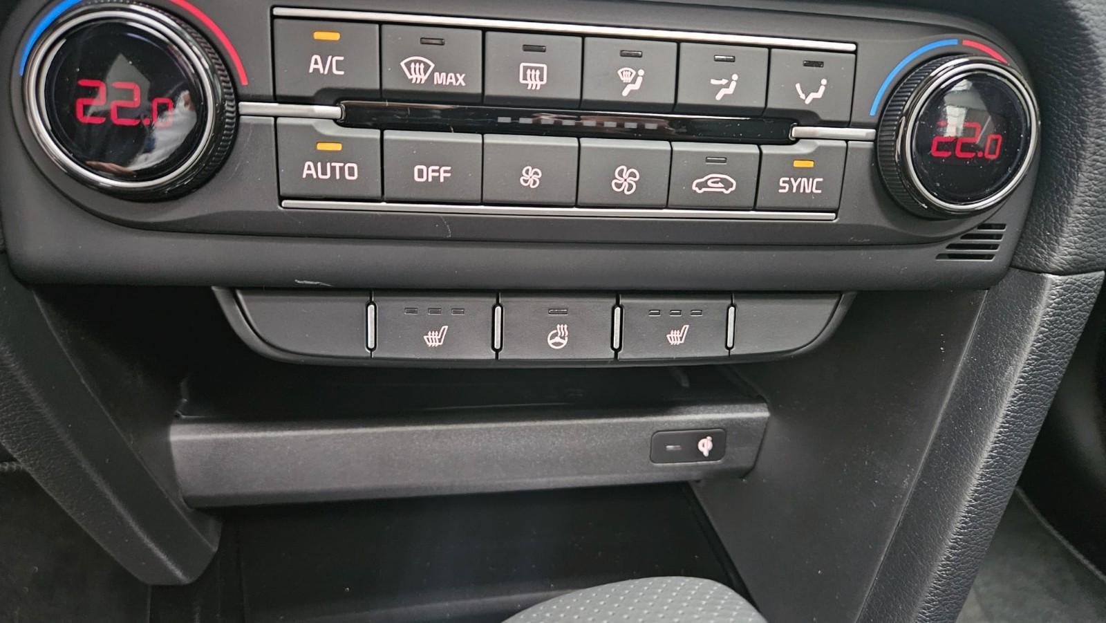 Kia CEED SW GT Line DCT Navi Pano Kamera Technologie