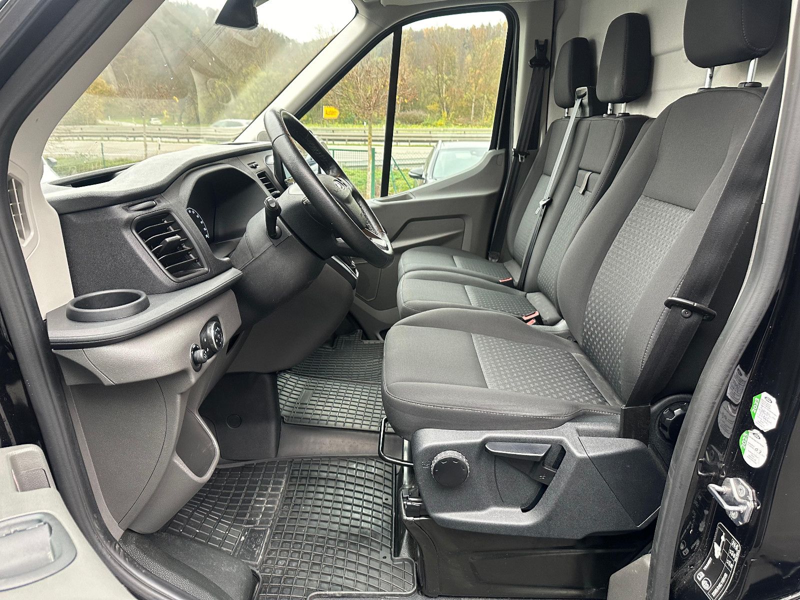 Fahrzeugabbildung Ford Transit 350 L3H2 AUTOMATIK*TREND*AHK*NAVI*EXPRES