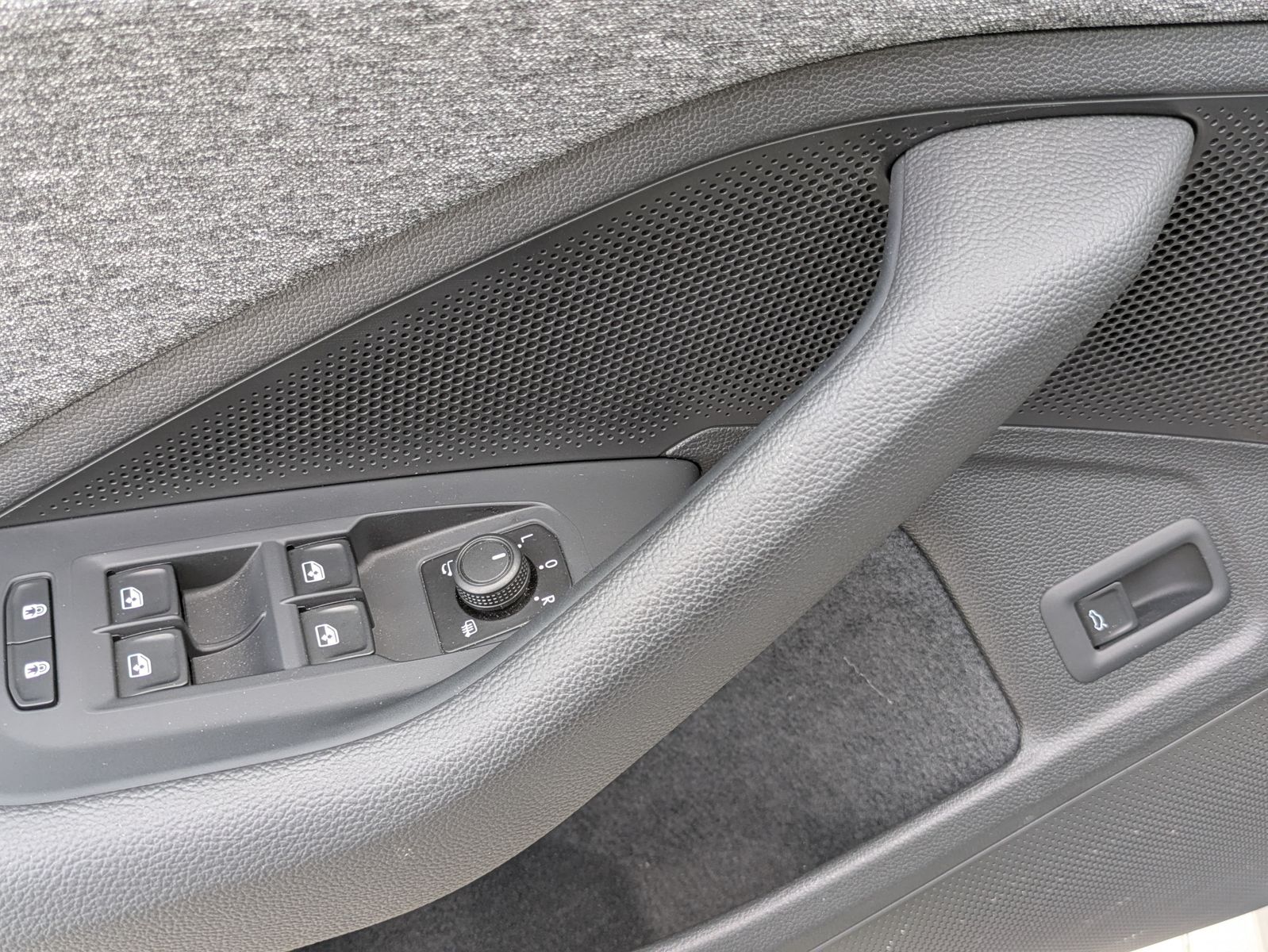 Fahrzeugabbildung SKODA Superb 2.0 TDI 4x4 Selection MATRIX*AHK*5J GAR.