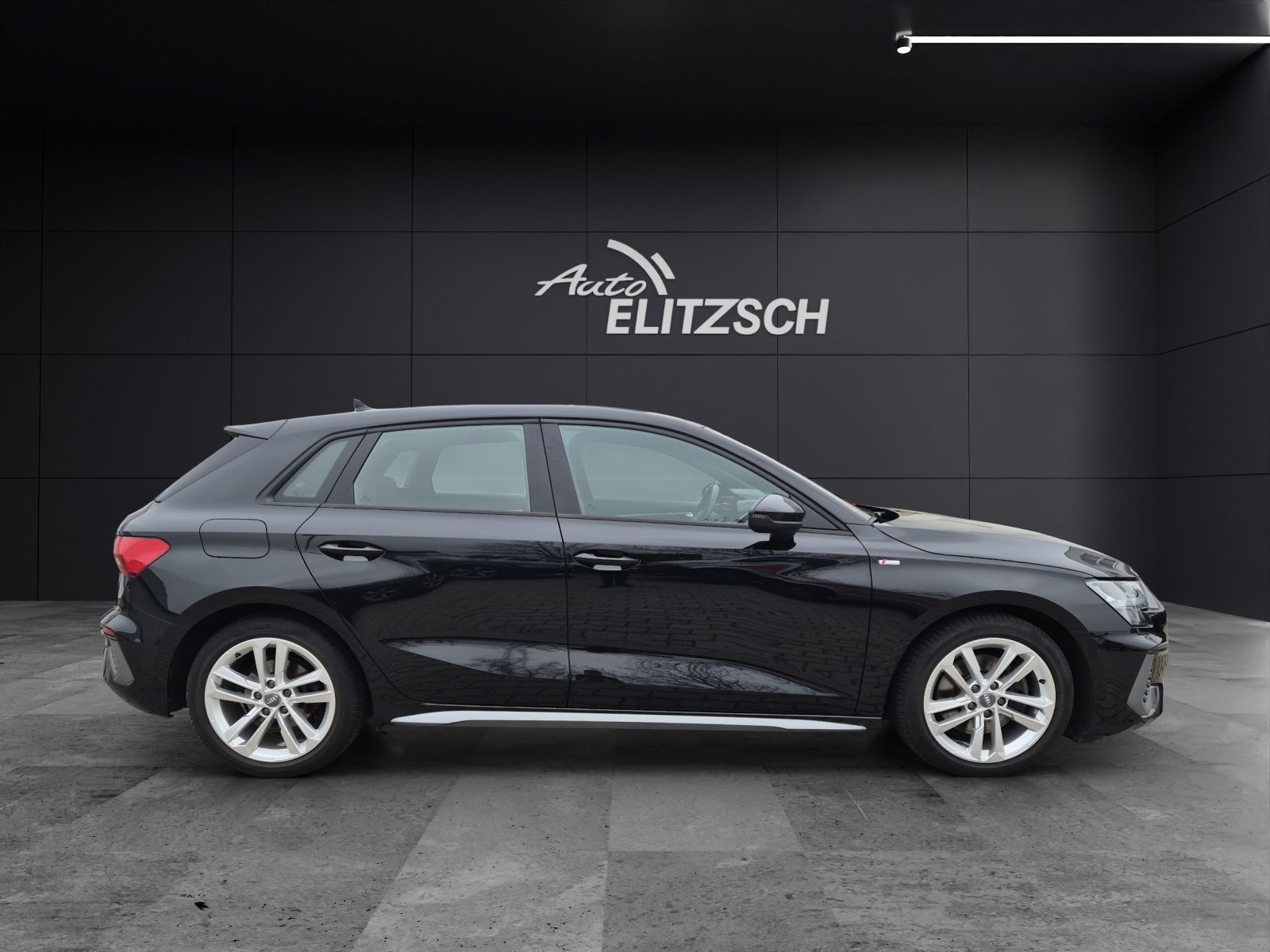 Fahrzeugabbildung Audi A3 Sportback 35 TFSI S line S-tronic LED ACC AVC