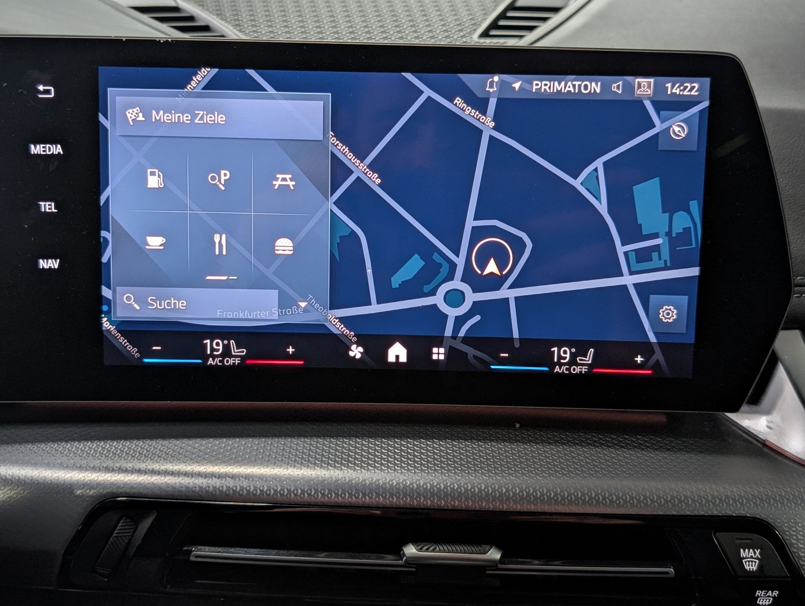 Fahrzeugabbildung BMW X1 18 d sDrive M Sport SHADOW AHK PANO KAM LEDER