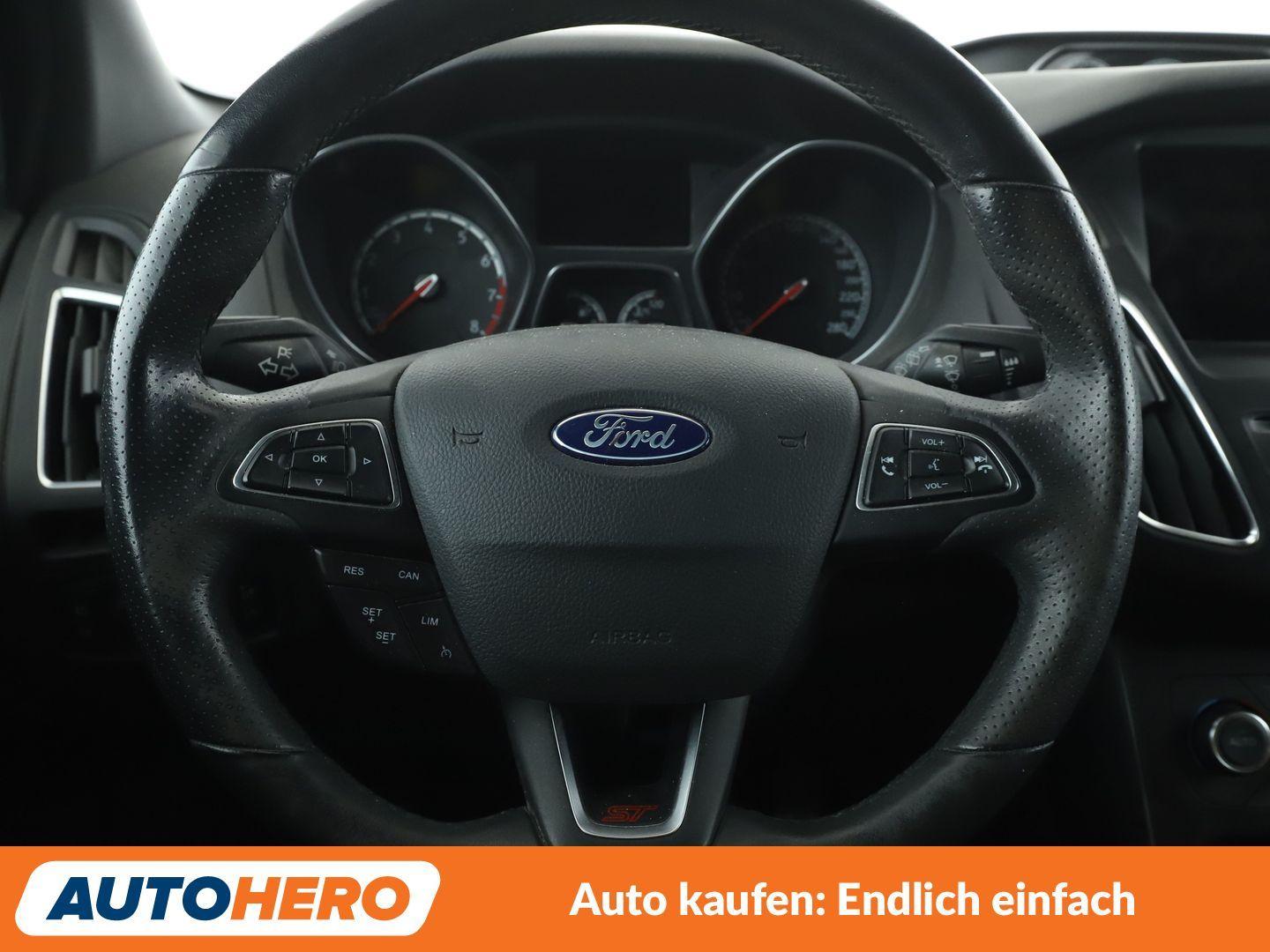 Ford Focus 2.0 EcoBoost ST *NAVI*XENON*TEMPO*PDC*SHZ*