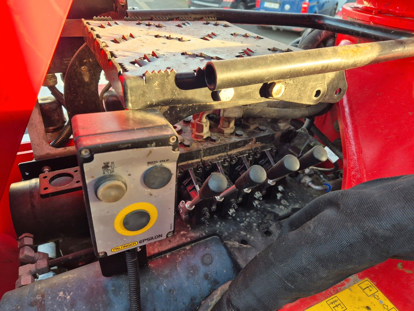 Fahrzeugabbildung Mercedes-Benz Arocs 3351 LS 6x6 Palfinger S260Z96 Y Crane