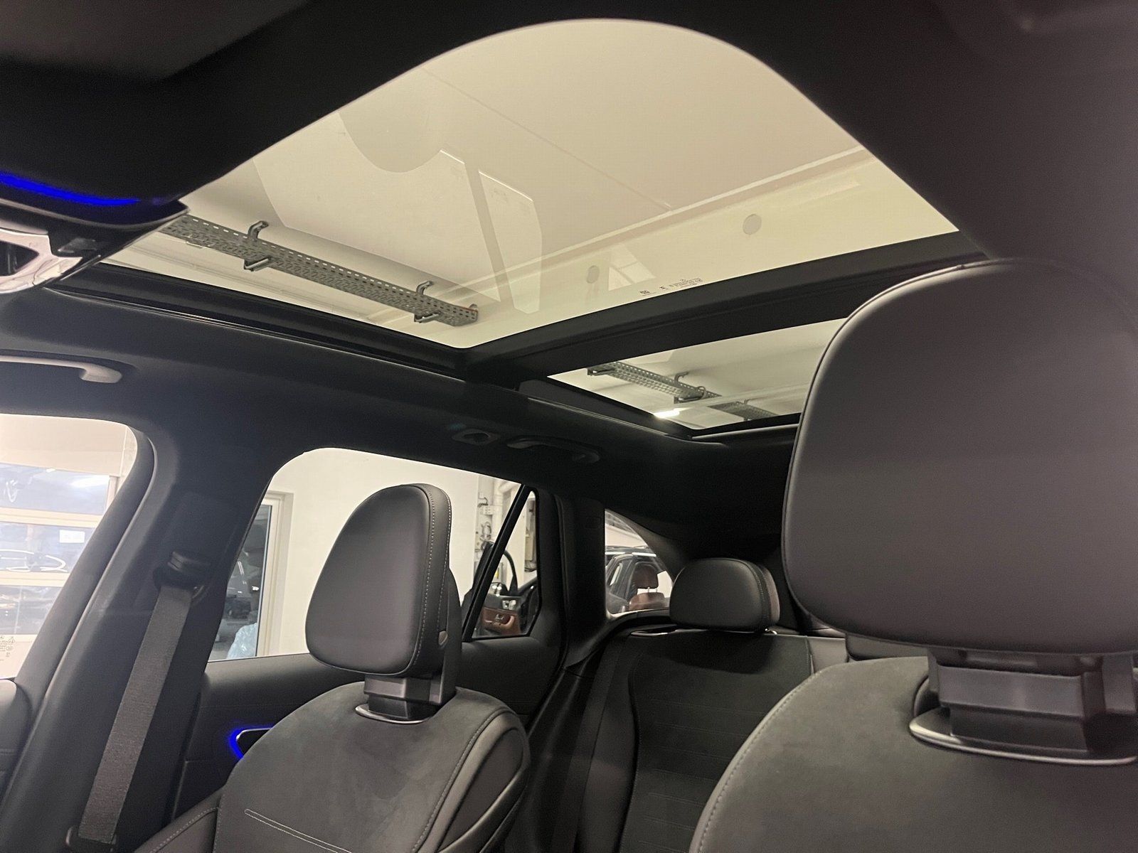Fahrzeugabbildung Mercedes-Benz GLC 300 d 4M AMG Plus*Airmatic*Pano*HUD*Distro*