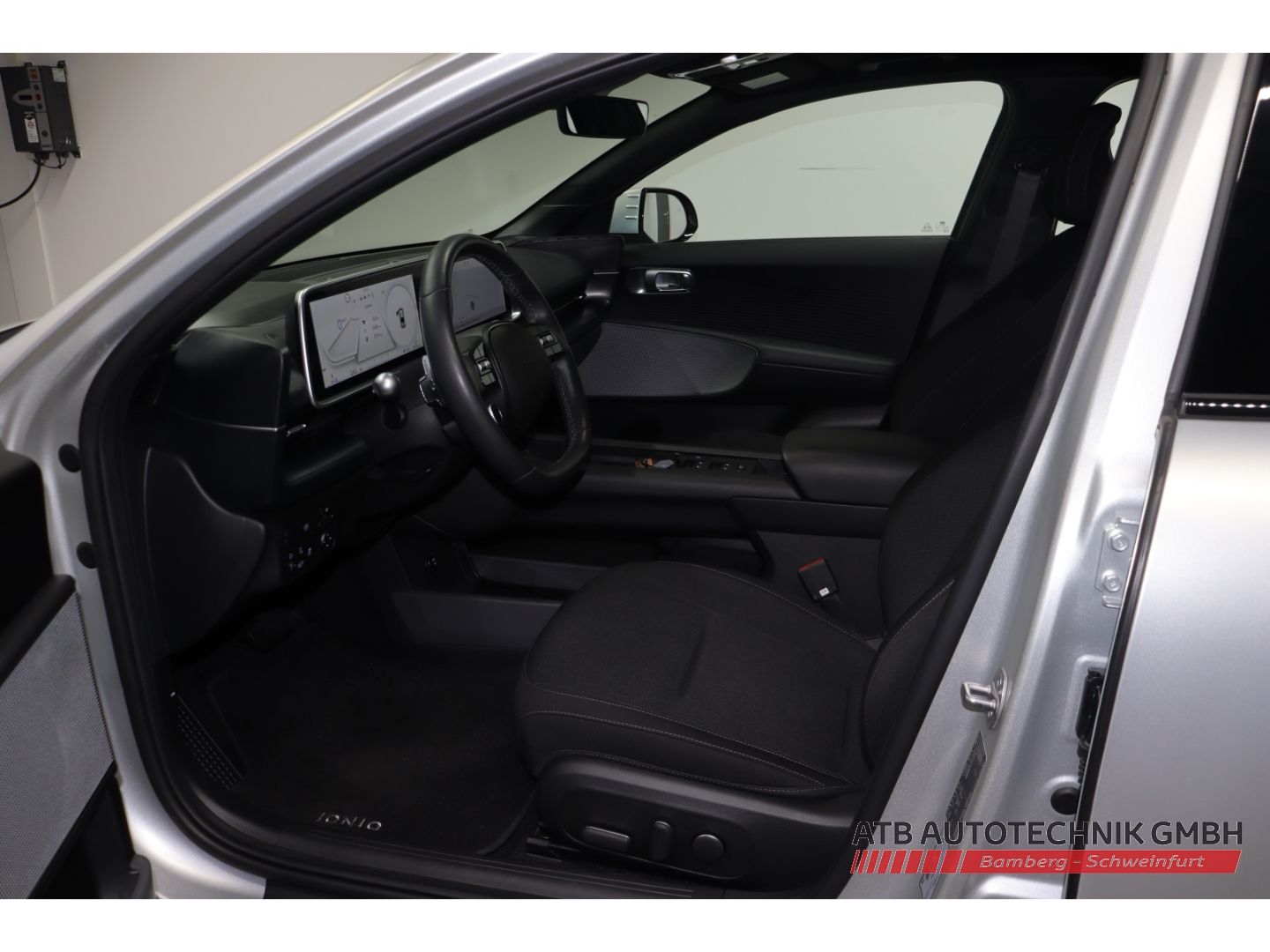 Fahrzeugabbildung Hyundai IONIQ 6 77,4 kWh DYNAMIQ 97,1% SOH Navi LED ACC