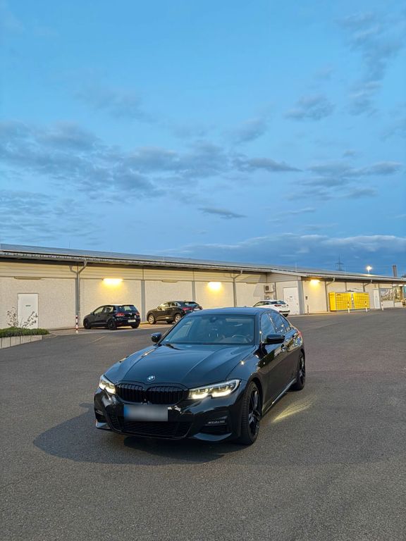 Image of BMW 320
