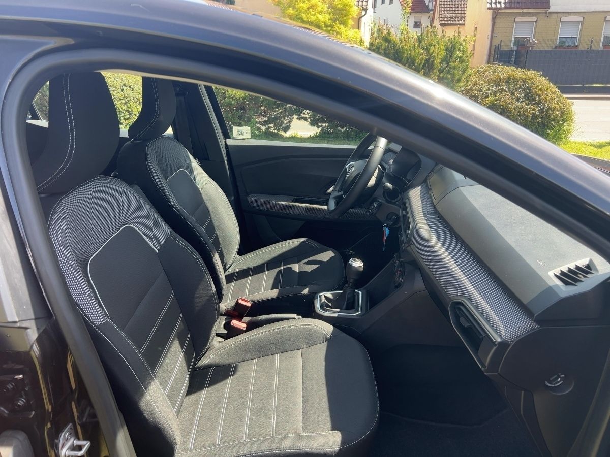 Fahrzeugabbildung Dacia Sandero Comfort TCe 90 AHK