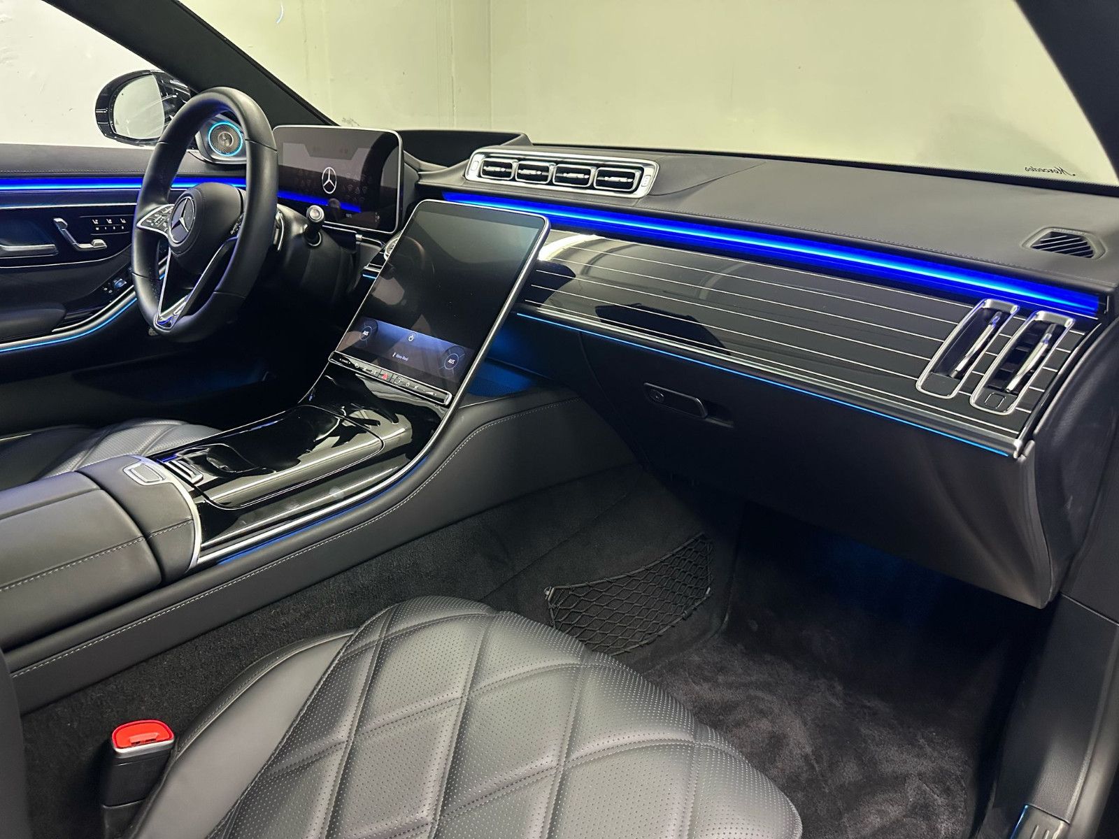 Fahrzeugabbildung Mercedes-Benz S 680 4MATIC MAYBACH *PANO*TV*MANUFAKTUR*TISCHE*